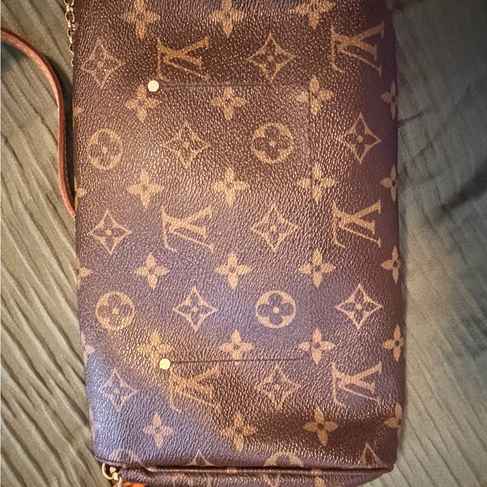 Louis Vuitton Favorite MM - Picture 7 of 10